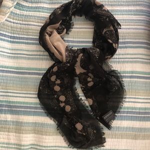 NWOT Express lightweight  skulls scarf